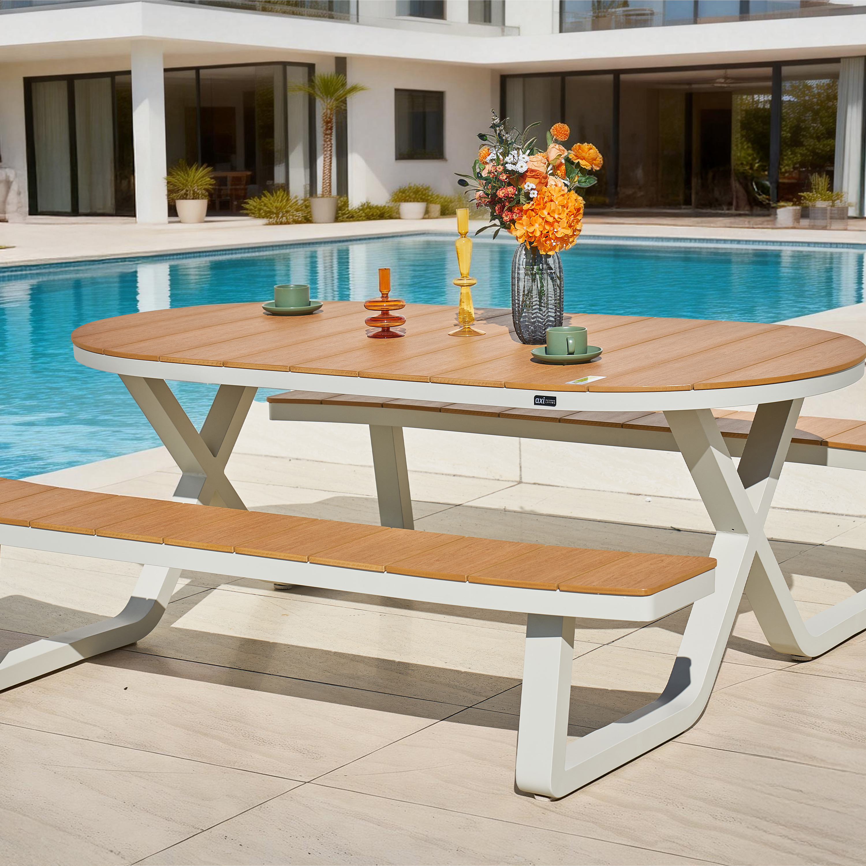 AXI Jax Picnic Table with 2 benches Oval – White/Teak-look Polywood