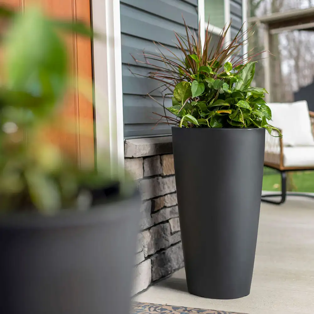 Step2 Tremont Ronde Bloempot Groot - Onyx Zwart
