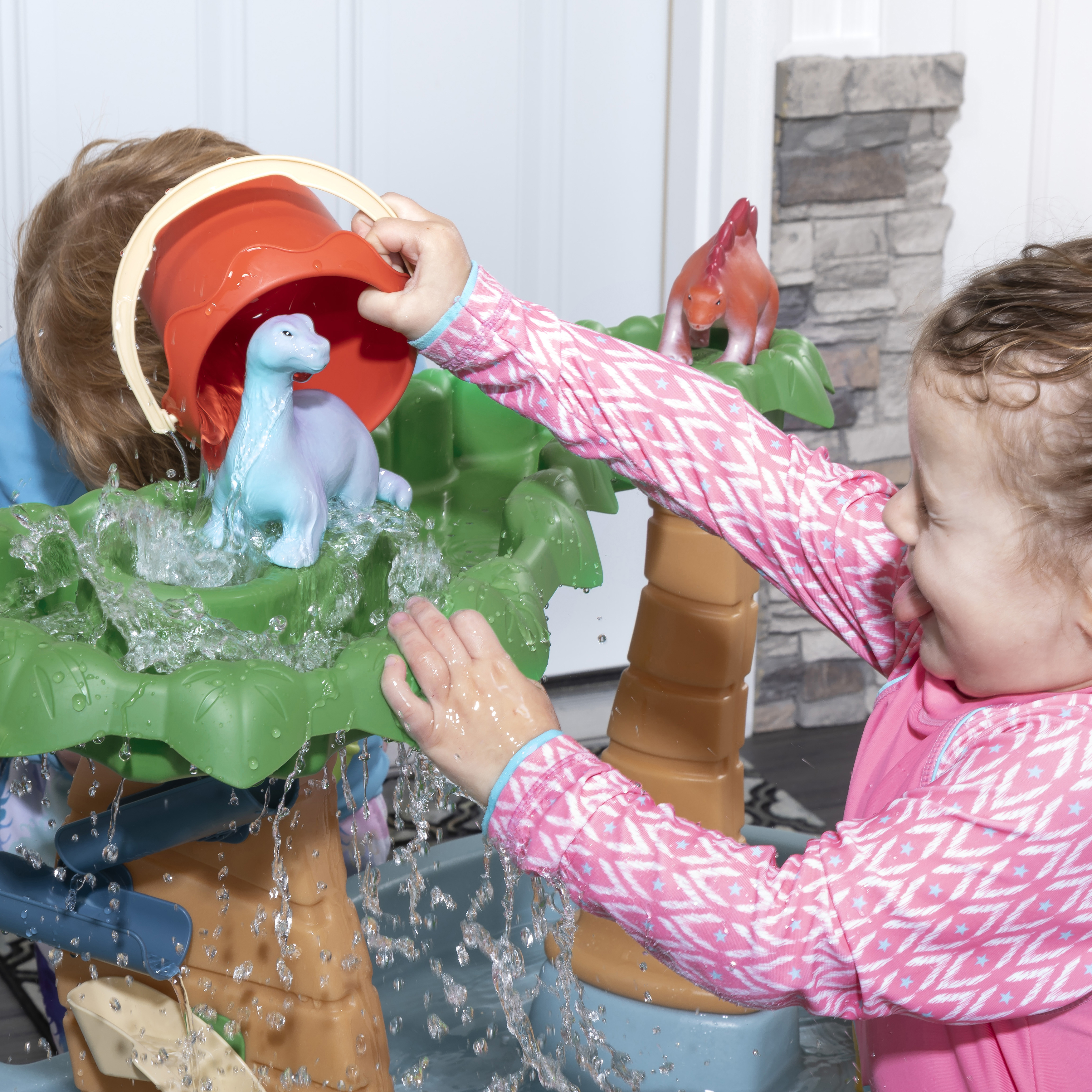 Step2 Dino Showers Water Table