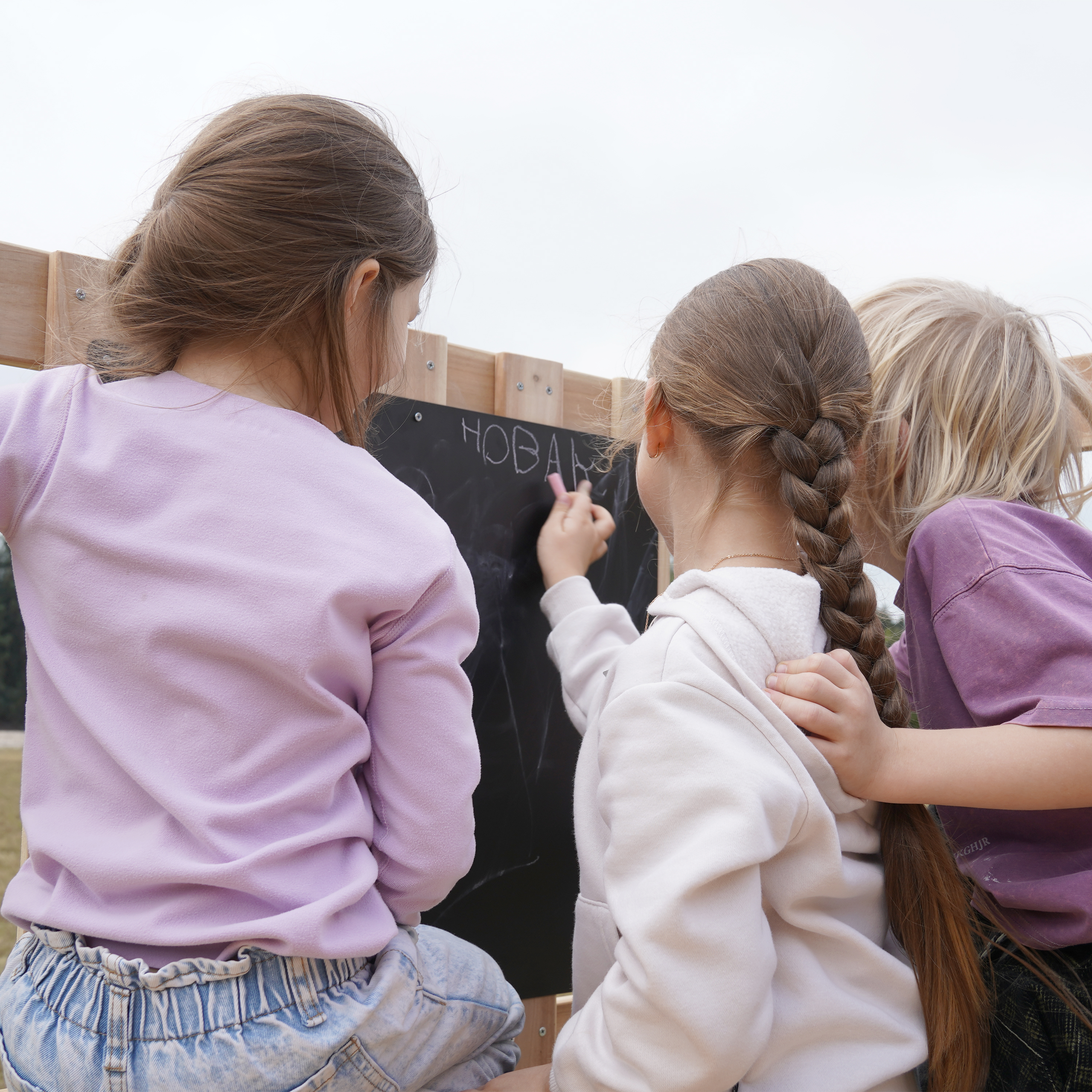 AXI Sam Climbing Frame with Climbing Wall, Climbing Net and Monkey Bars – Pastel Green Slide