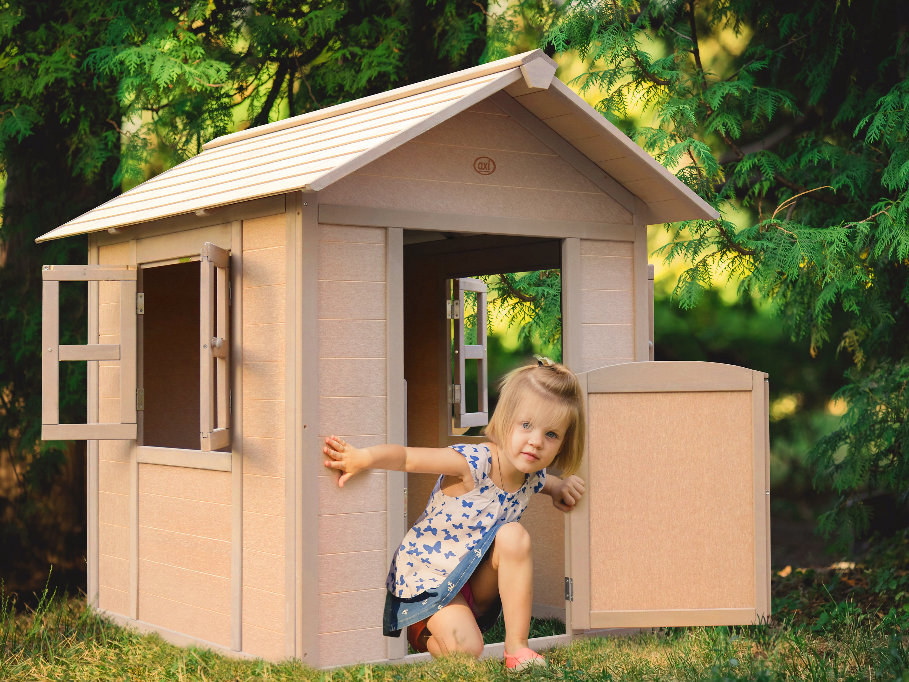 AXI Valley Green Lakeside Playhouse