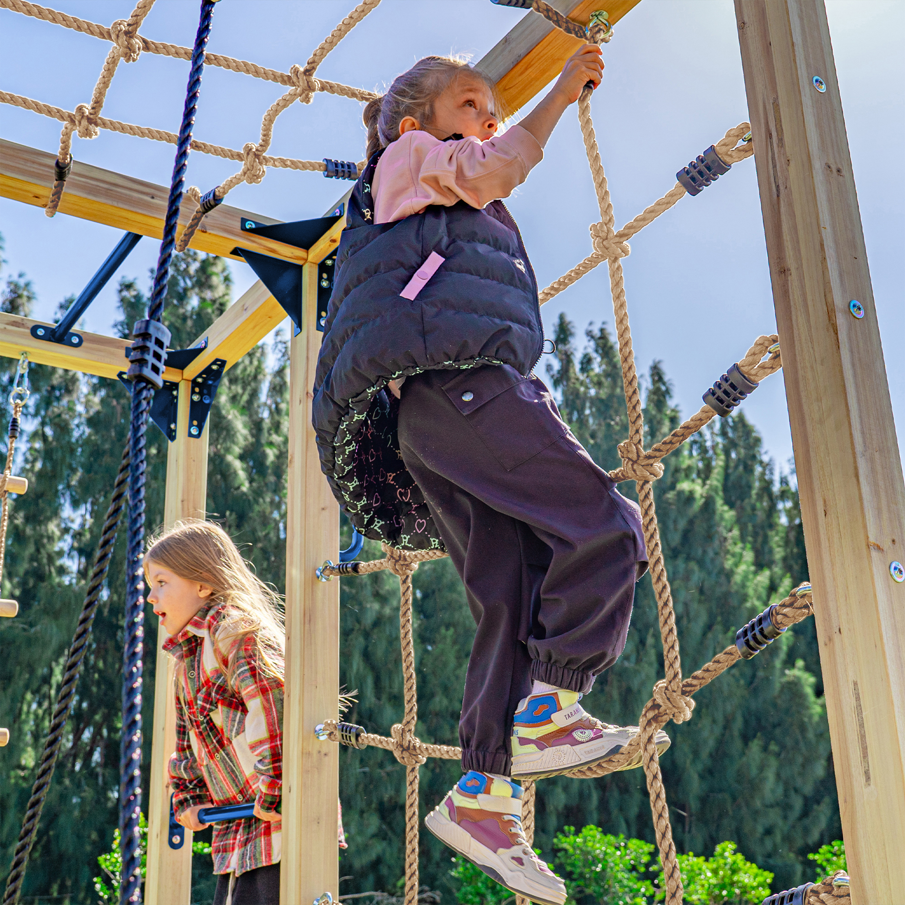 AXI Boris Wooden Playcentre with Swings, Trapeze, Climbing Nets and Monkey Bars – Lime Green Slide