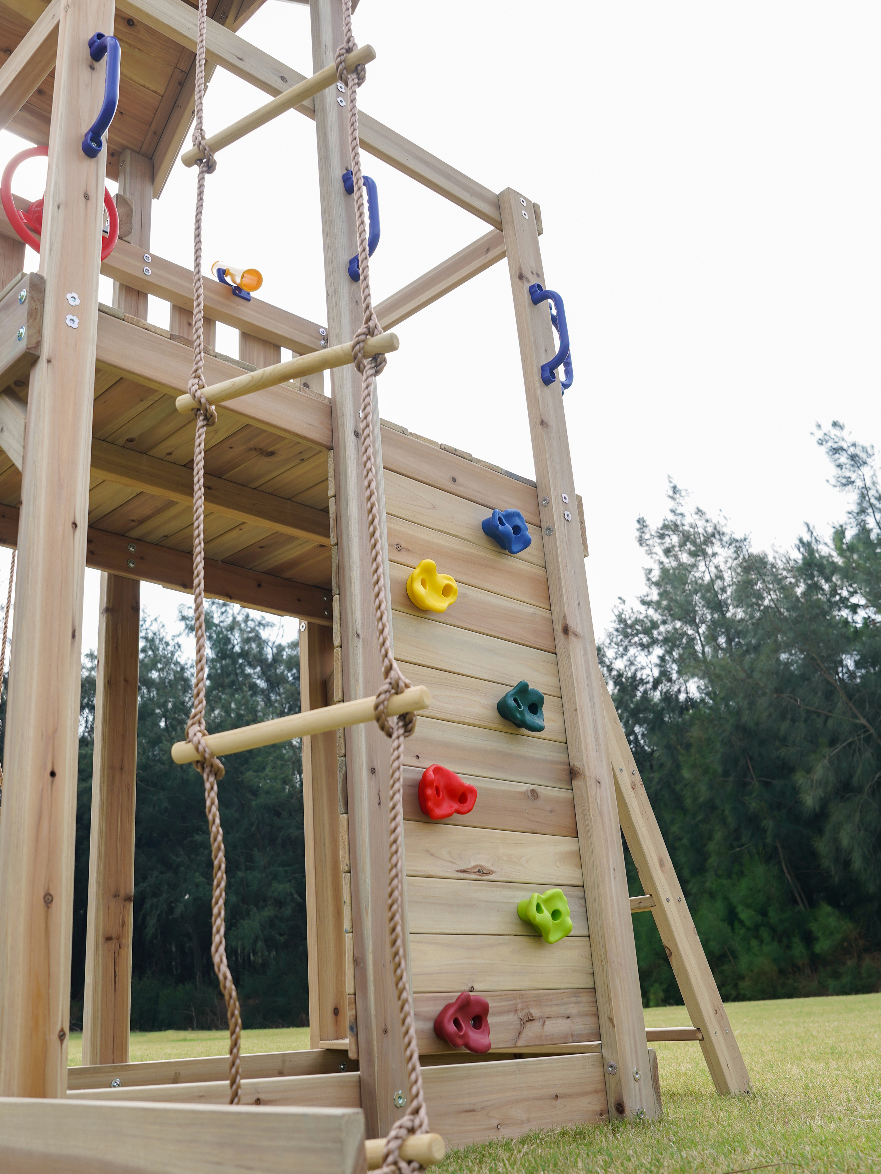 AXI Moos Speeltoestel met Dubbele Schommel en Touwladder Bruin – Limoen groene Glijbaan -8720365064494 AXI Moos Speeltoestel met Dubbele Schommel en Touwladder Bruin – Limoen groene Glijbaan