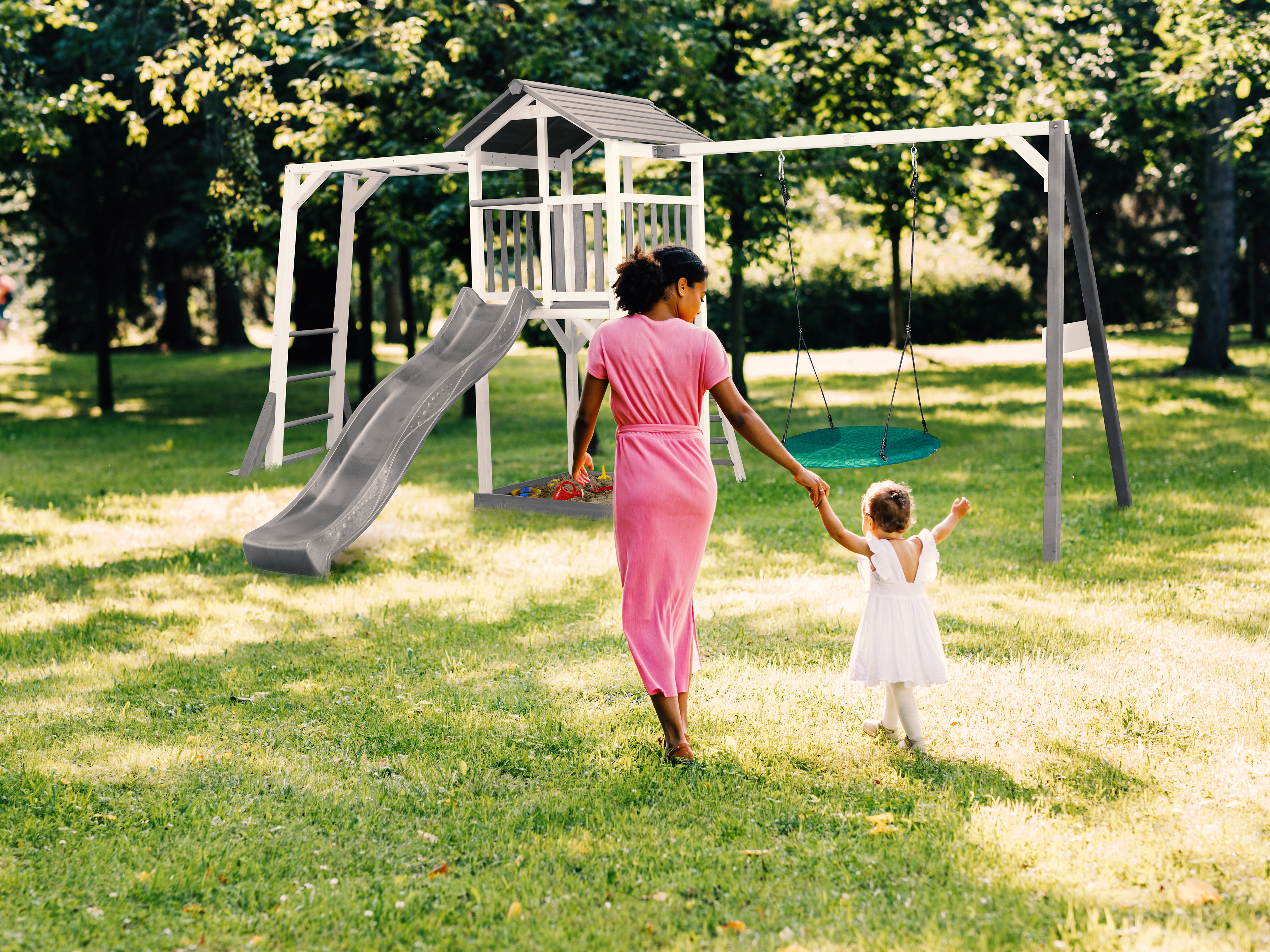 AXI Beach Tower Speeltoren met Klimrek en Summer Nestschommel Grijs/wit - Grijze Glijbaan