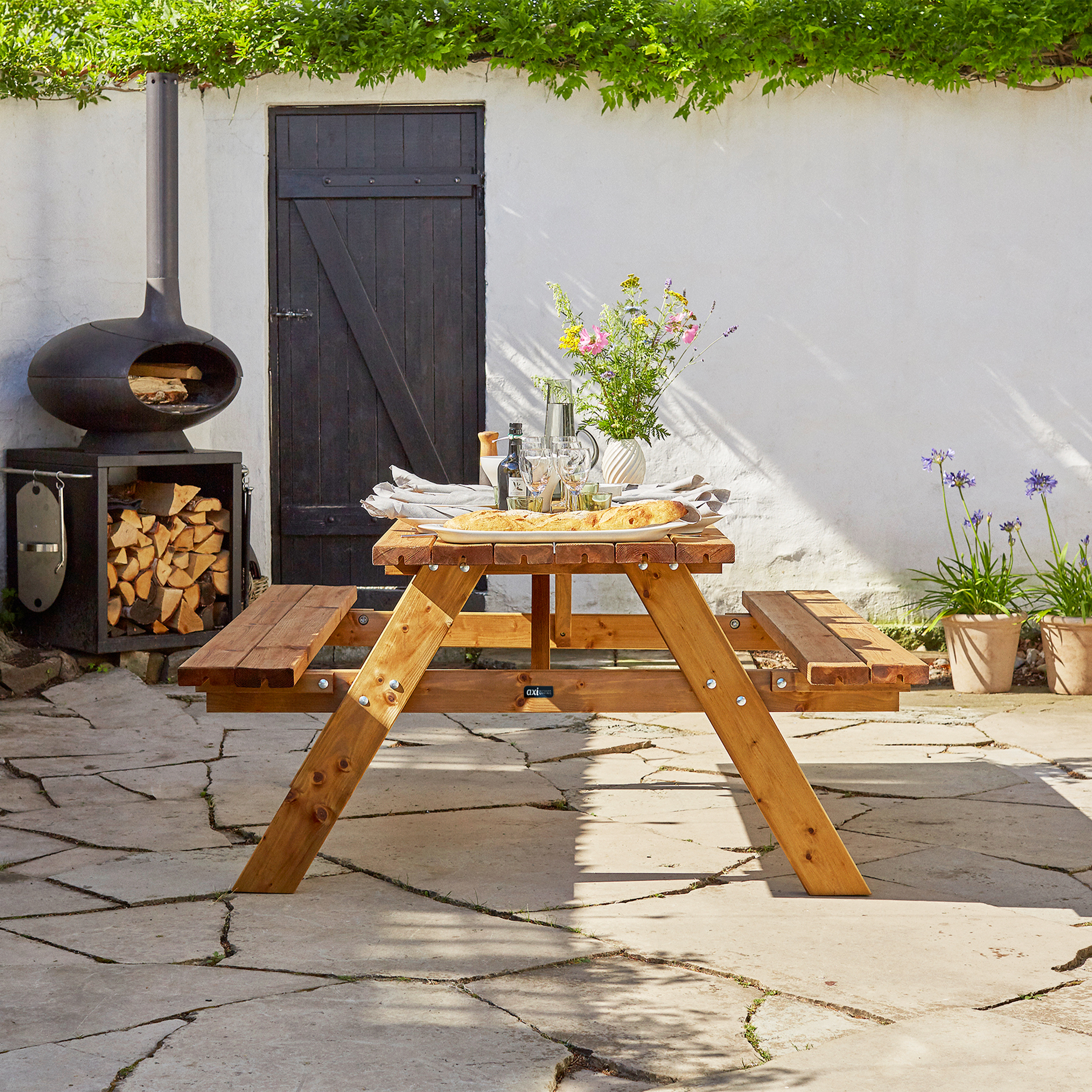 AXI Julie Picknicktafel van hout Klassiek  177 x 154 cm - Bruin