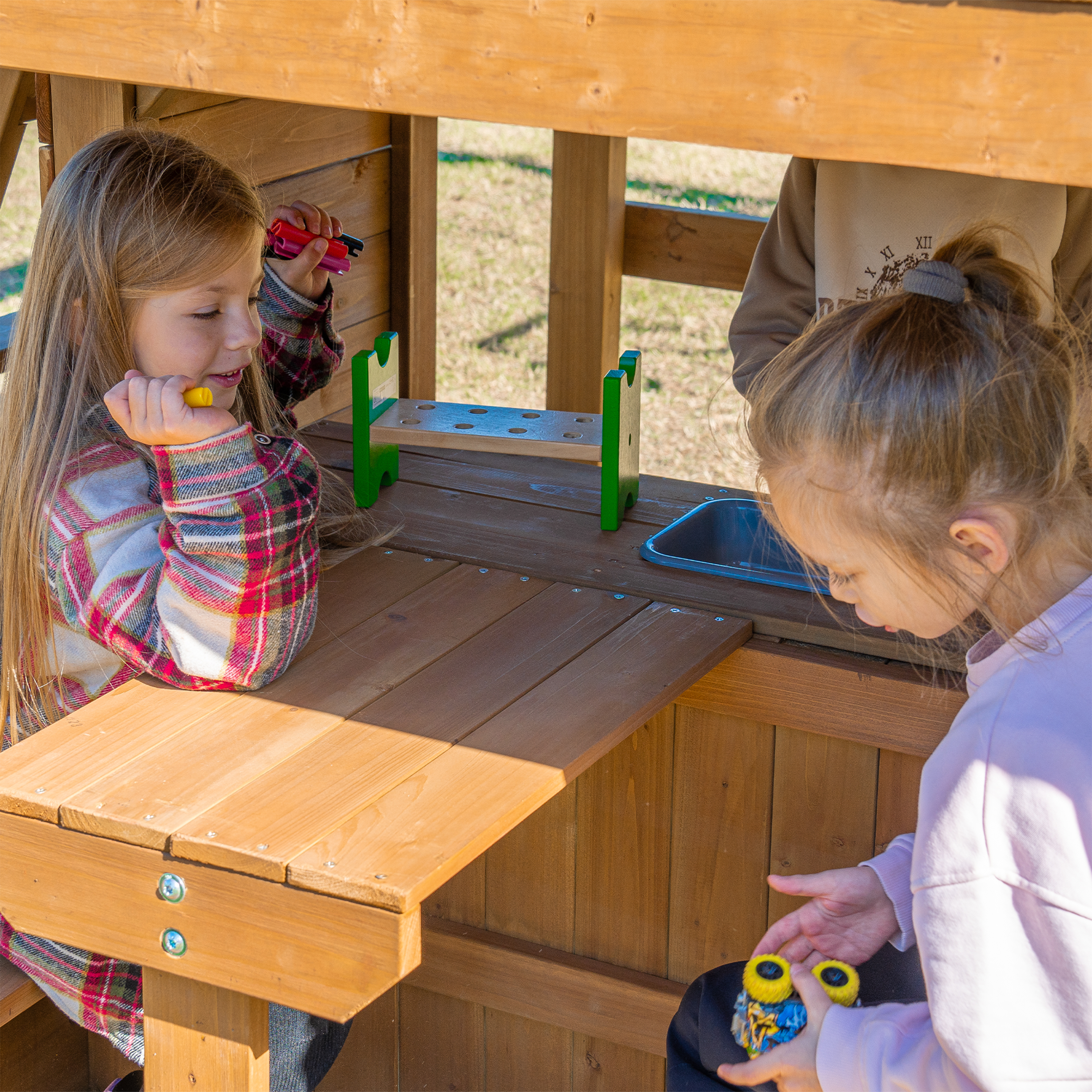 AXI Jack Speeltoestel met Dubbele Schommel en Trapeze Bruin – Limoen Groene glijbaan