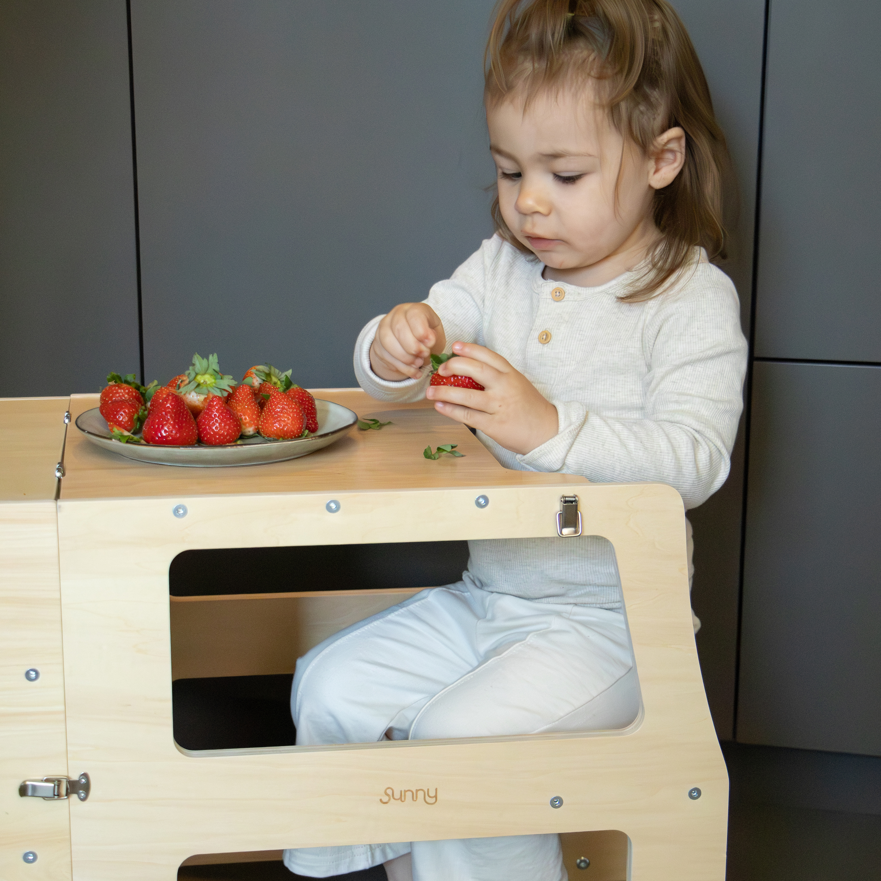 Sunny Mae Learning Tower 2-in-1 Natural