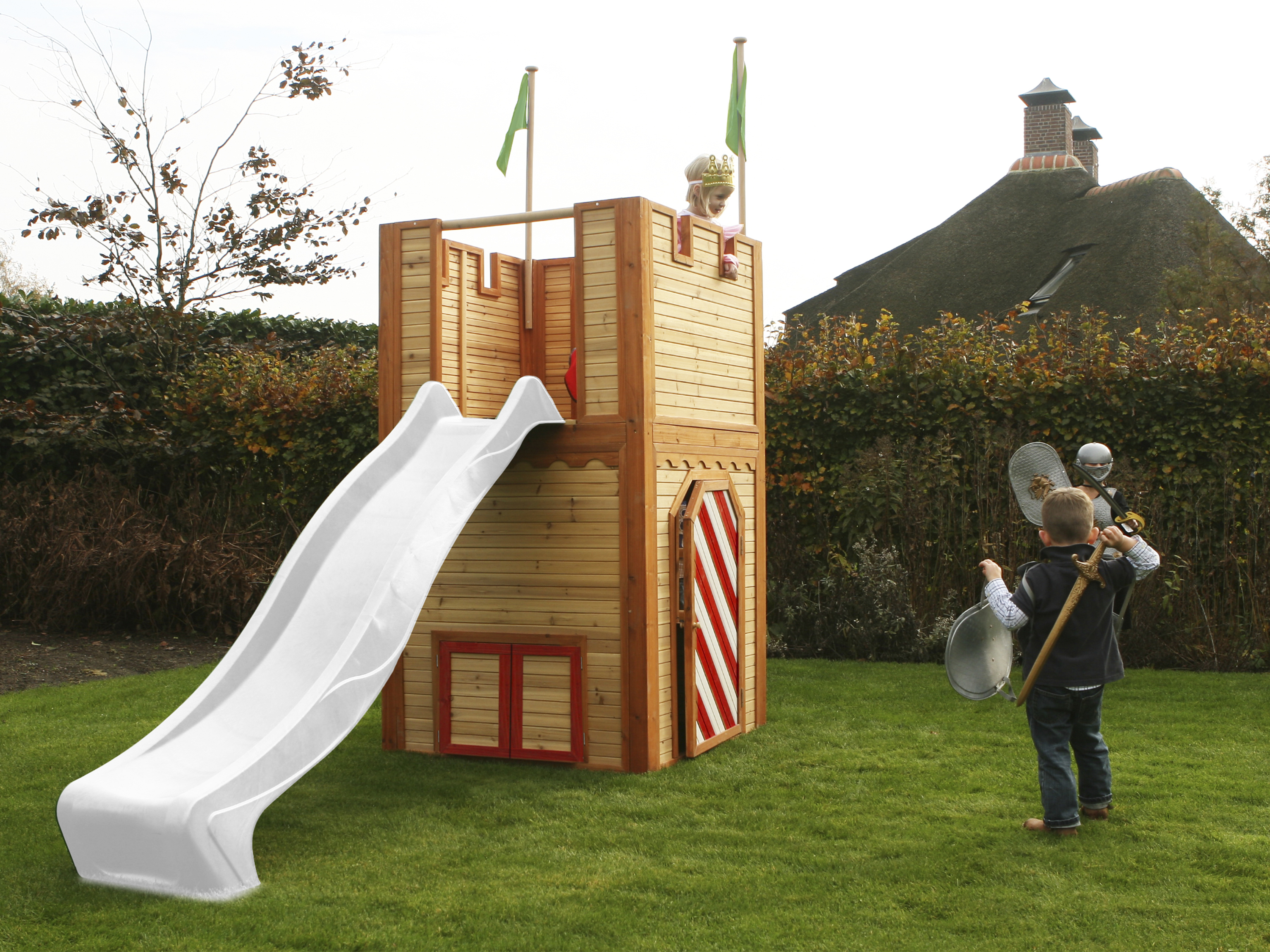 AXI Arthur Playhouse Brown/Red - White Slide