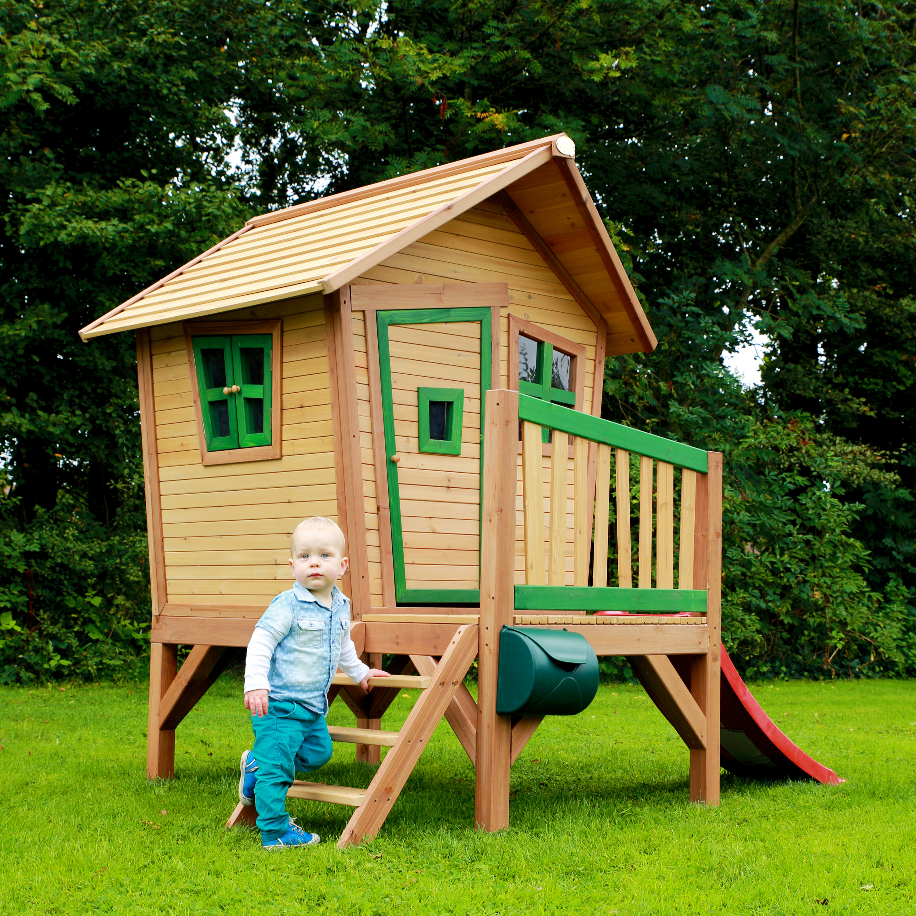 AXI Robin Playhouse Brown/Green - Red Slide