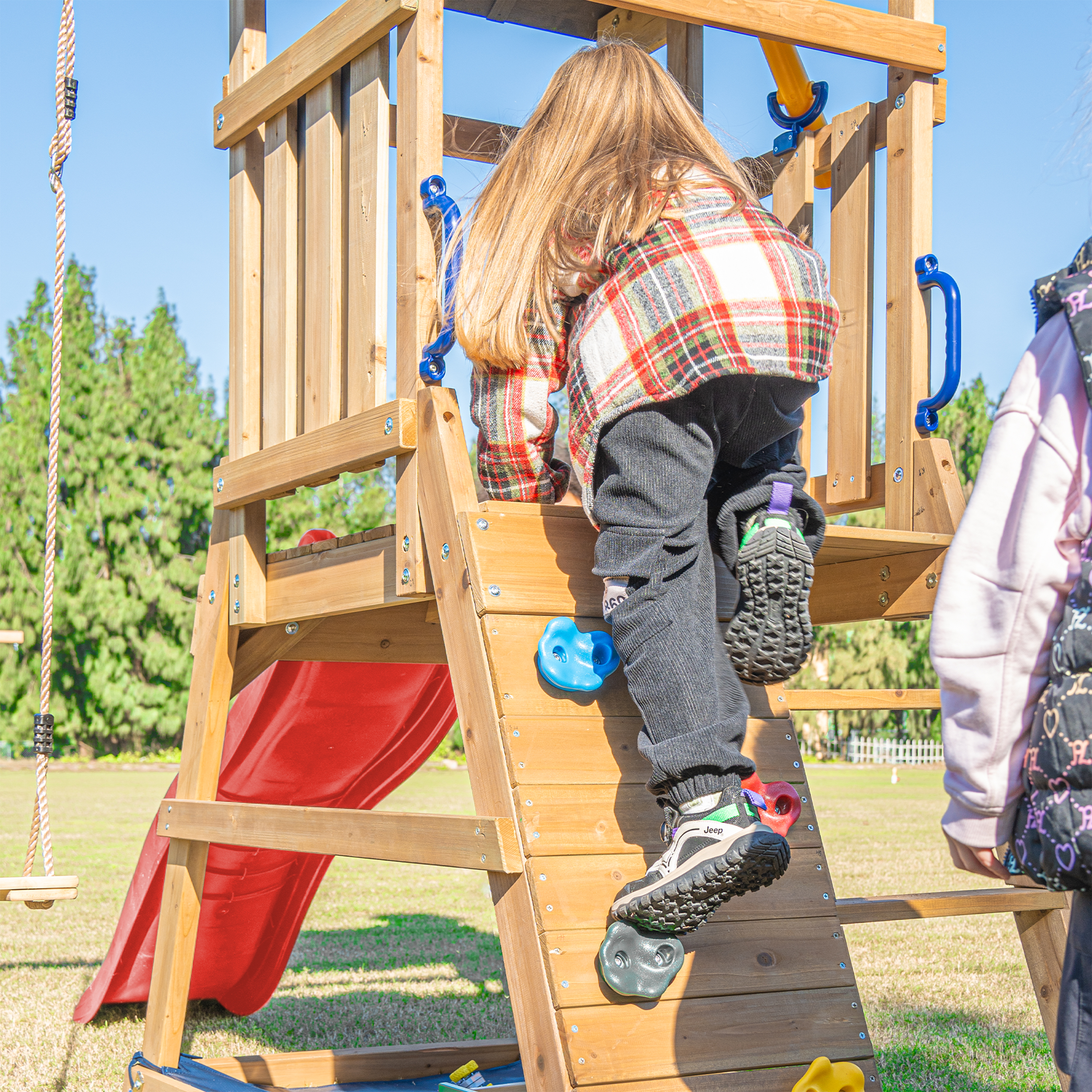 AXI Mia Climbing Frame with Double Swing Set – Red Slide