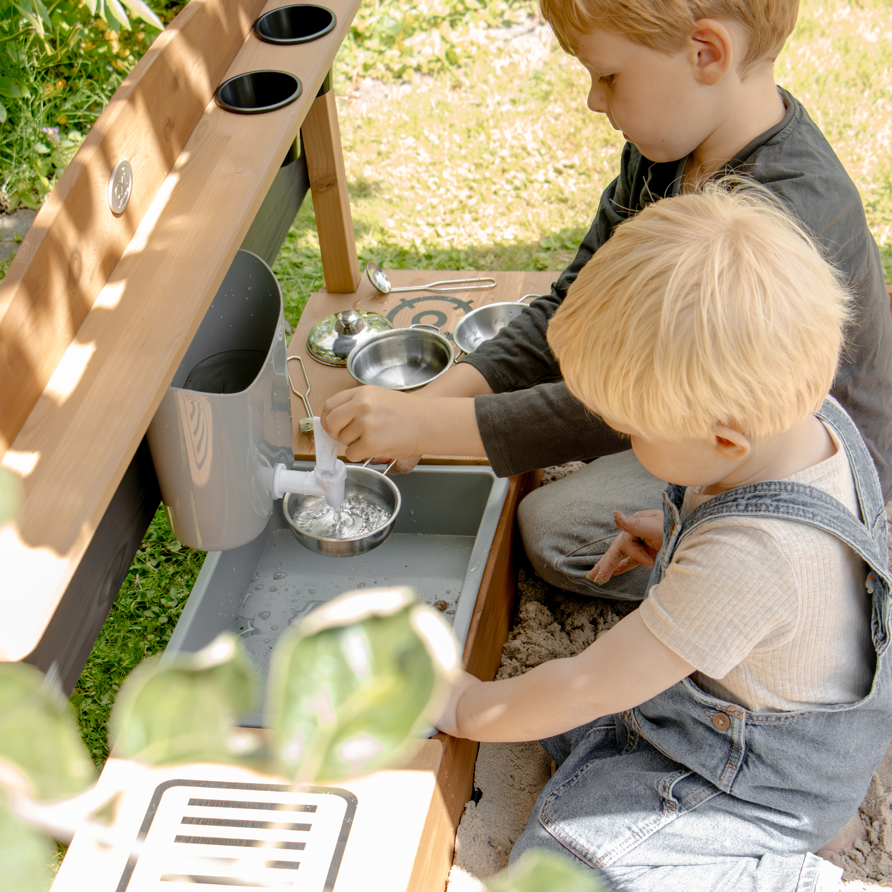 AXI Water Tank with Tap for Play Kitchen