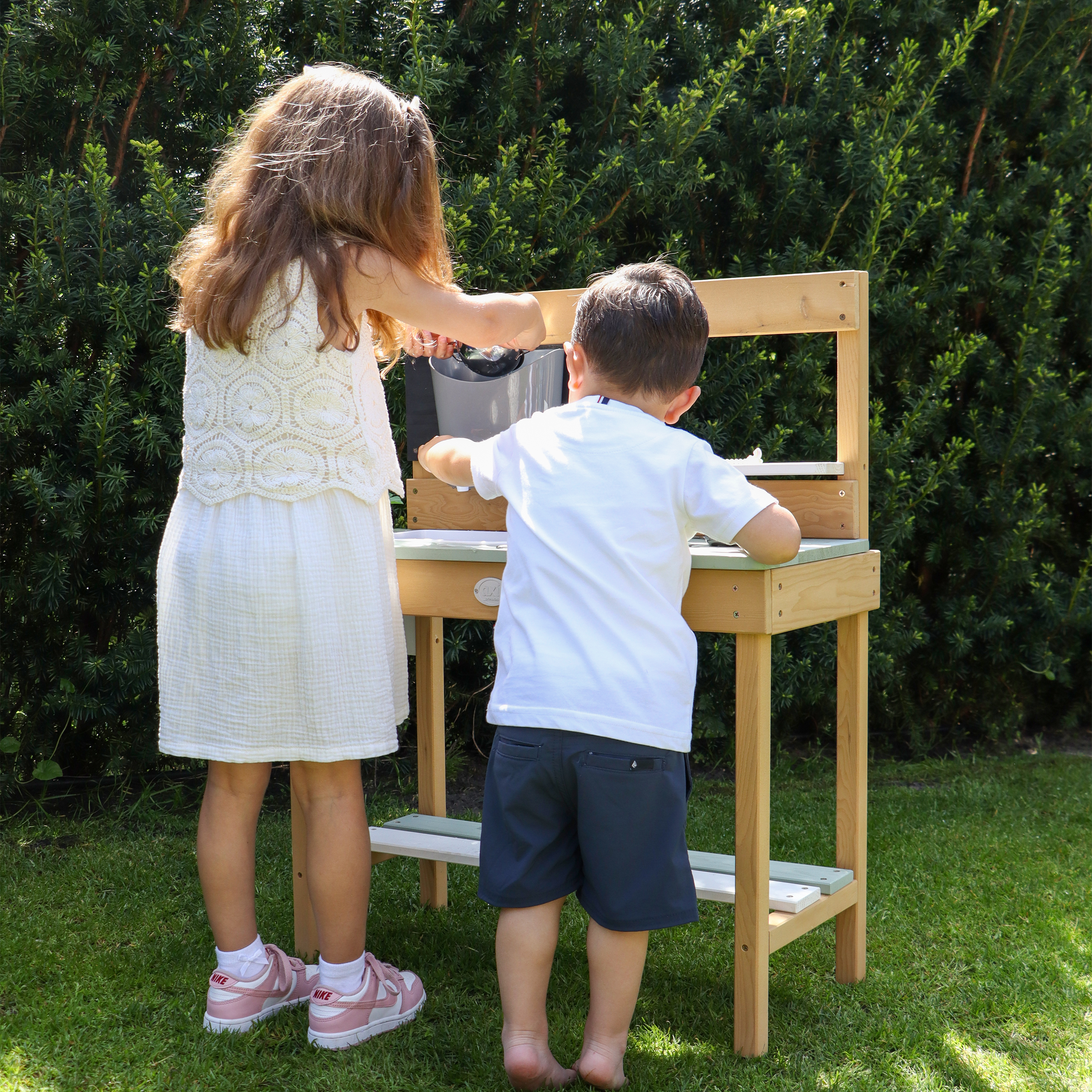 AXI Puck Sand & Water Play Kitchen Brown/Green