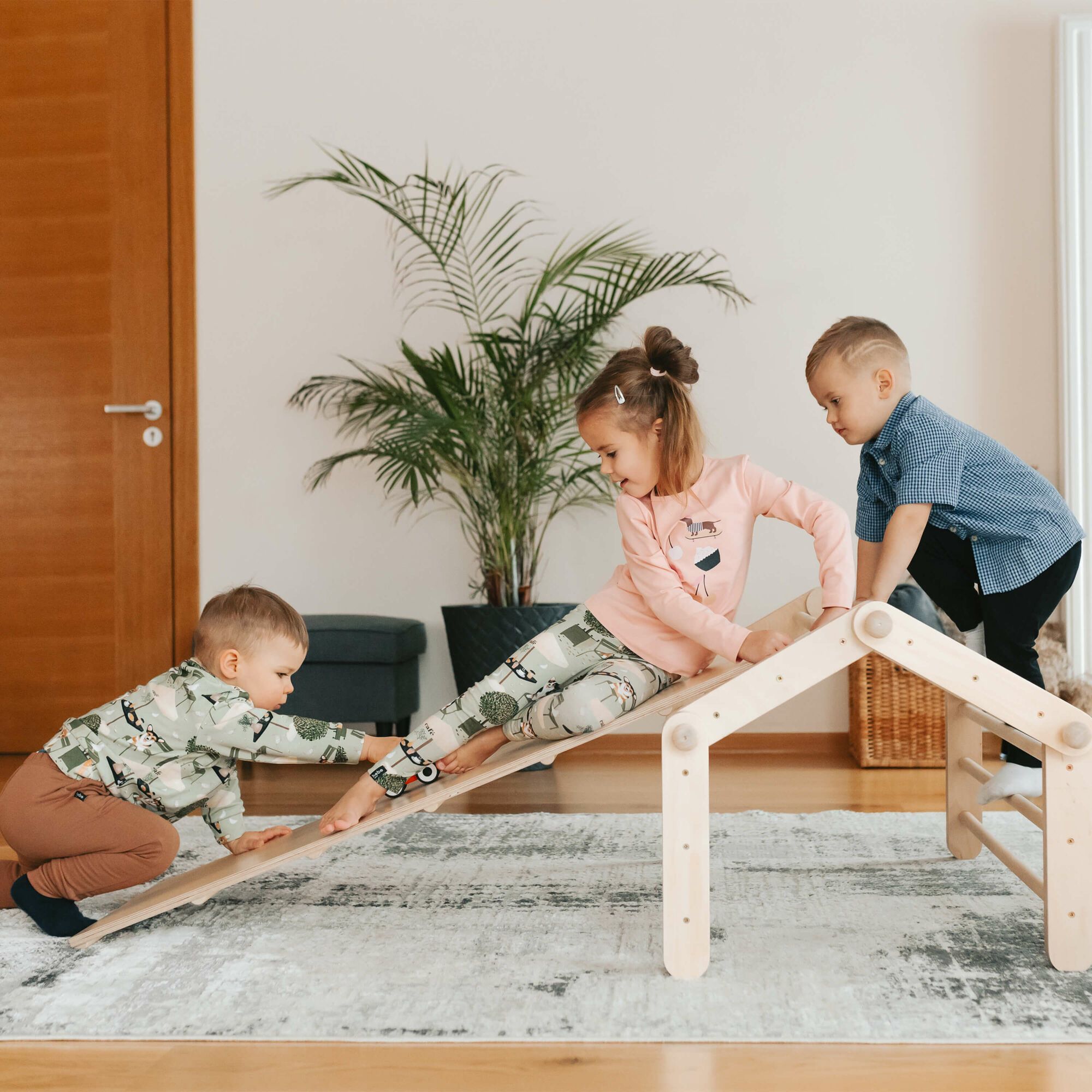 Ette Tete Mopitri klimrek van hout met glijbaan