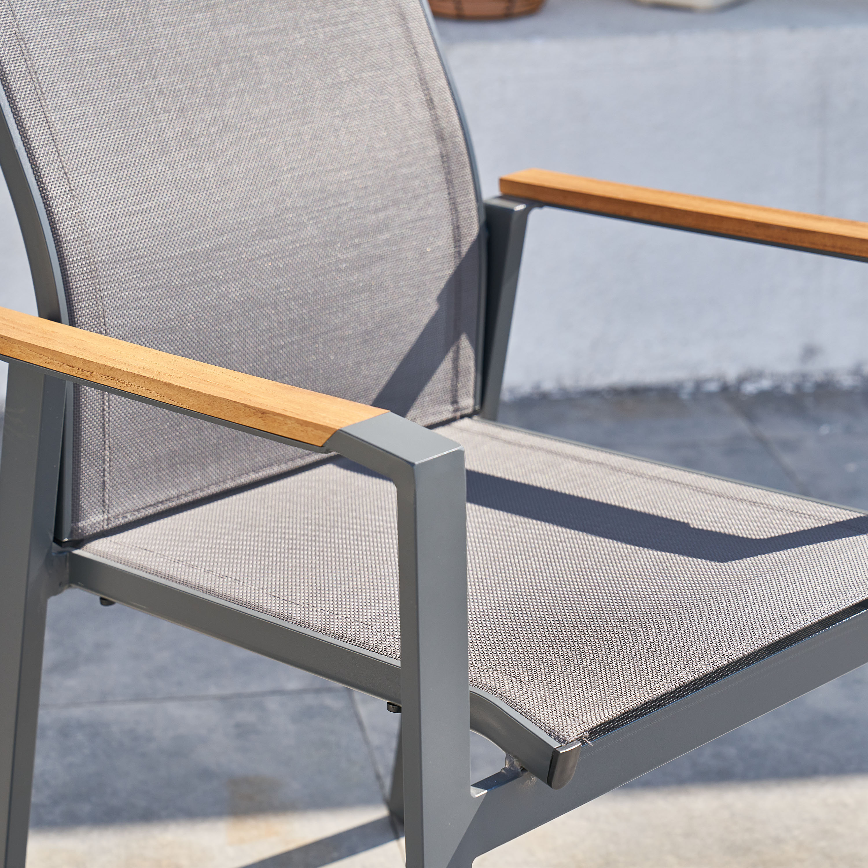 AXI Alva Aluminium Chairs Anthracite/Teak – Set 2 pieces