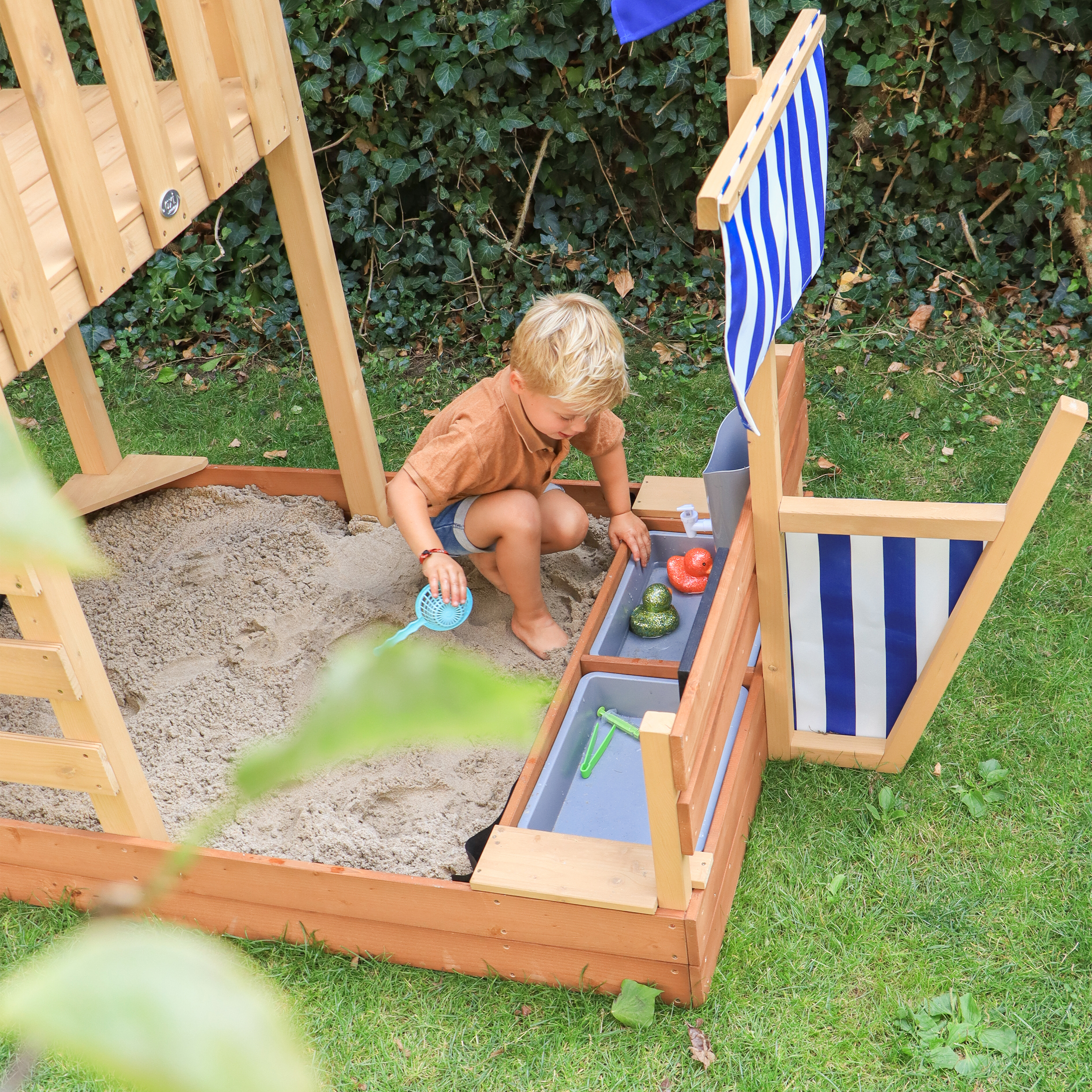 AXI Vicky Climbing Frame with Sandbox, Play Kitchen & Chalkboard – Blue Slide