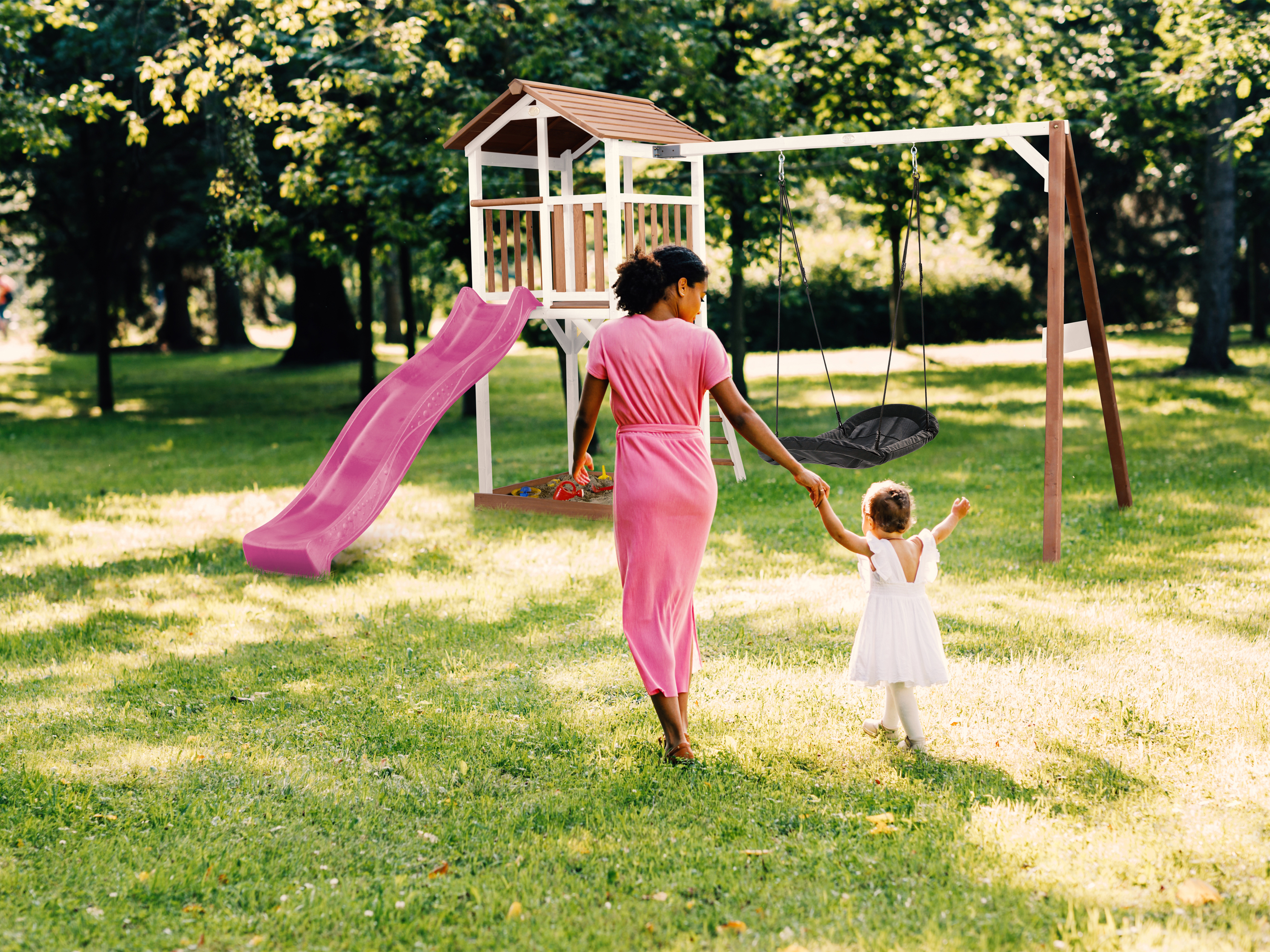 AXI Beach Tower with Roxy Nest Swing Set Brown/White - Purple Slide