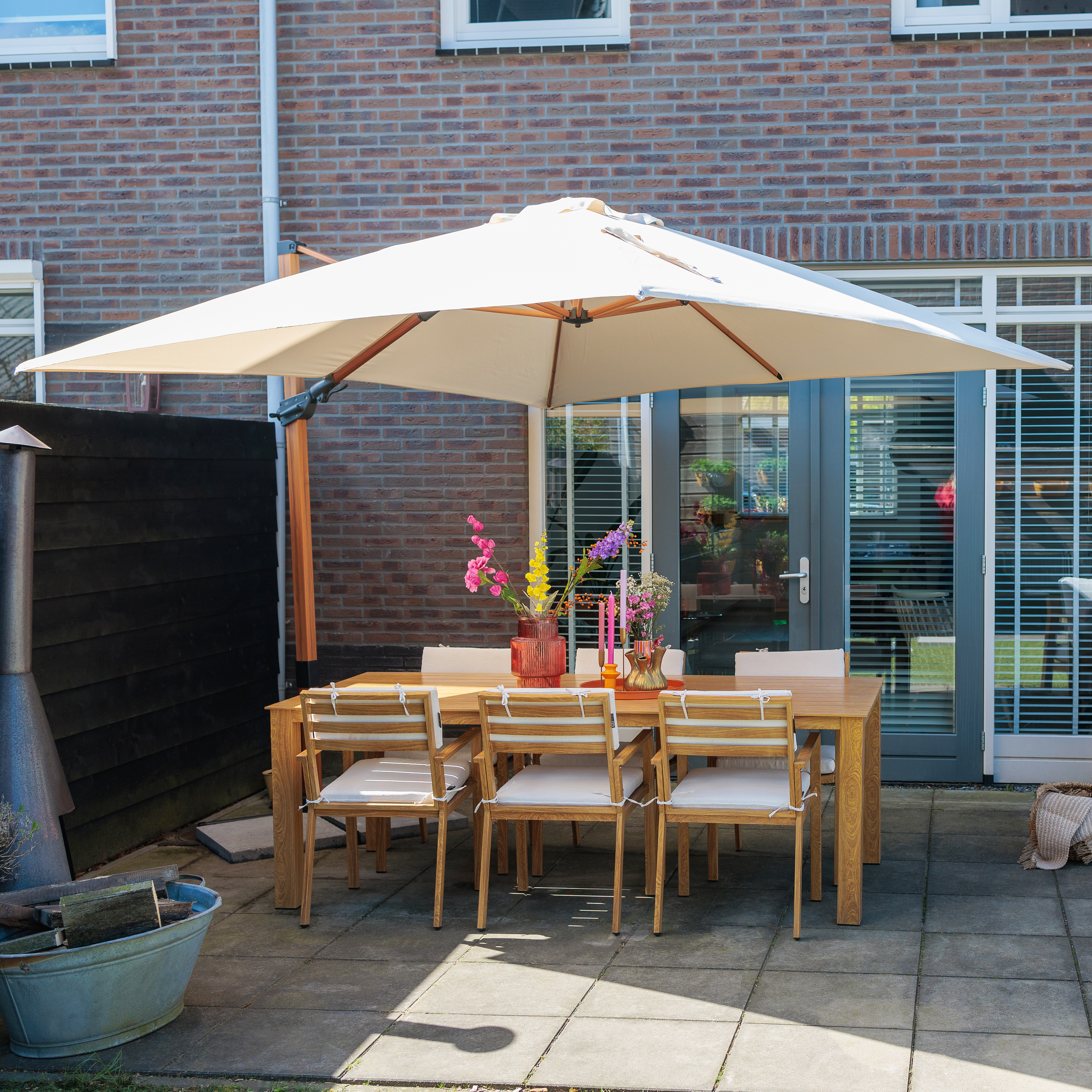 AXI Apollo Premium Cantilever Parasol 300x300cm - White/Beige