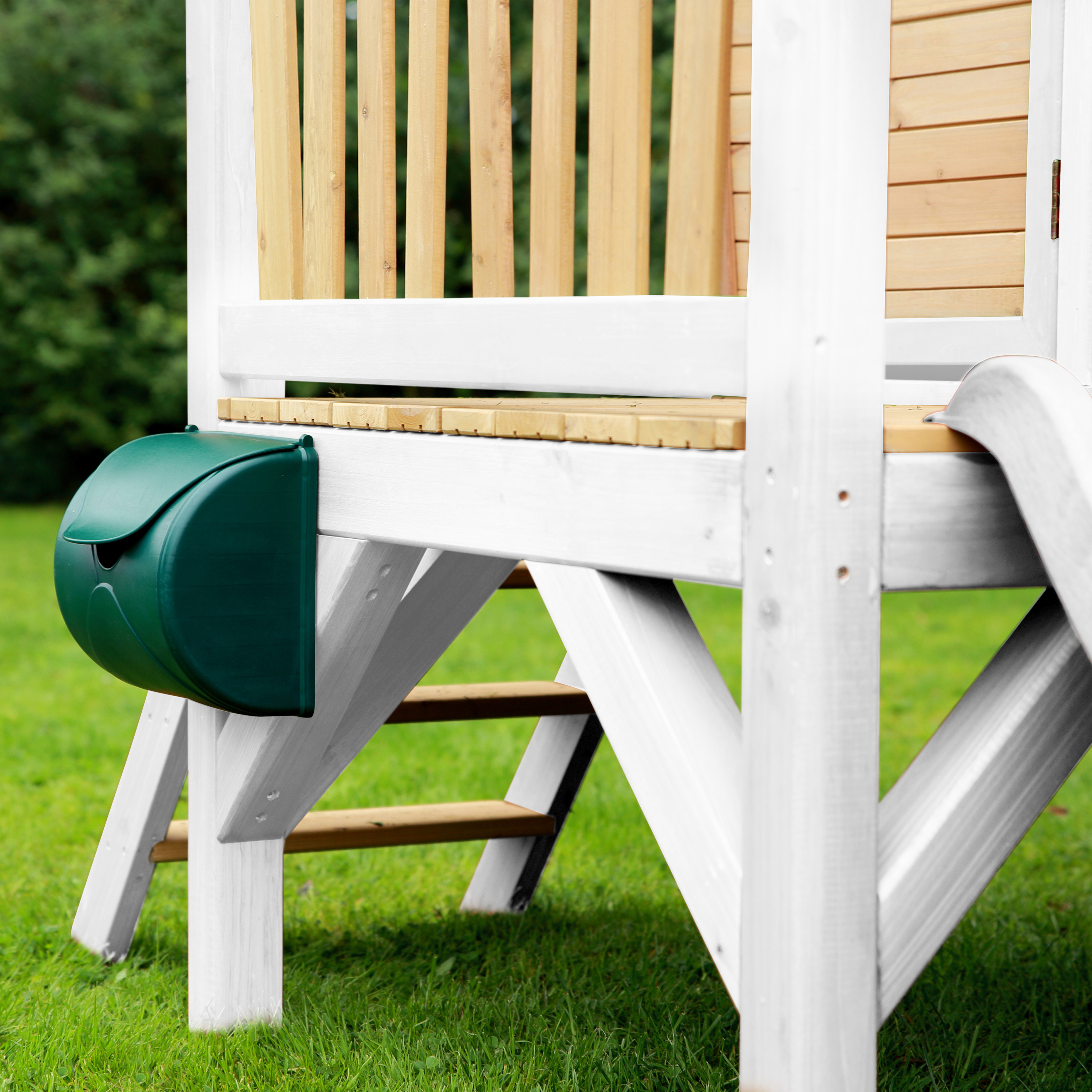 AXI Robin Playhouse Brown/White - White Slide