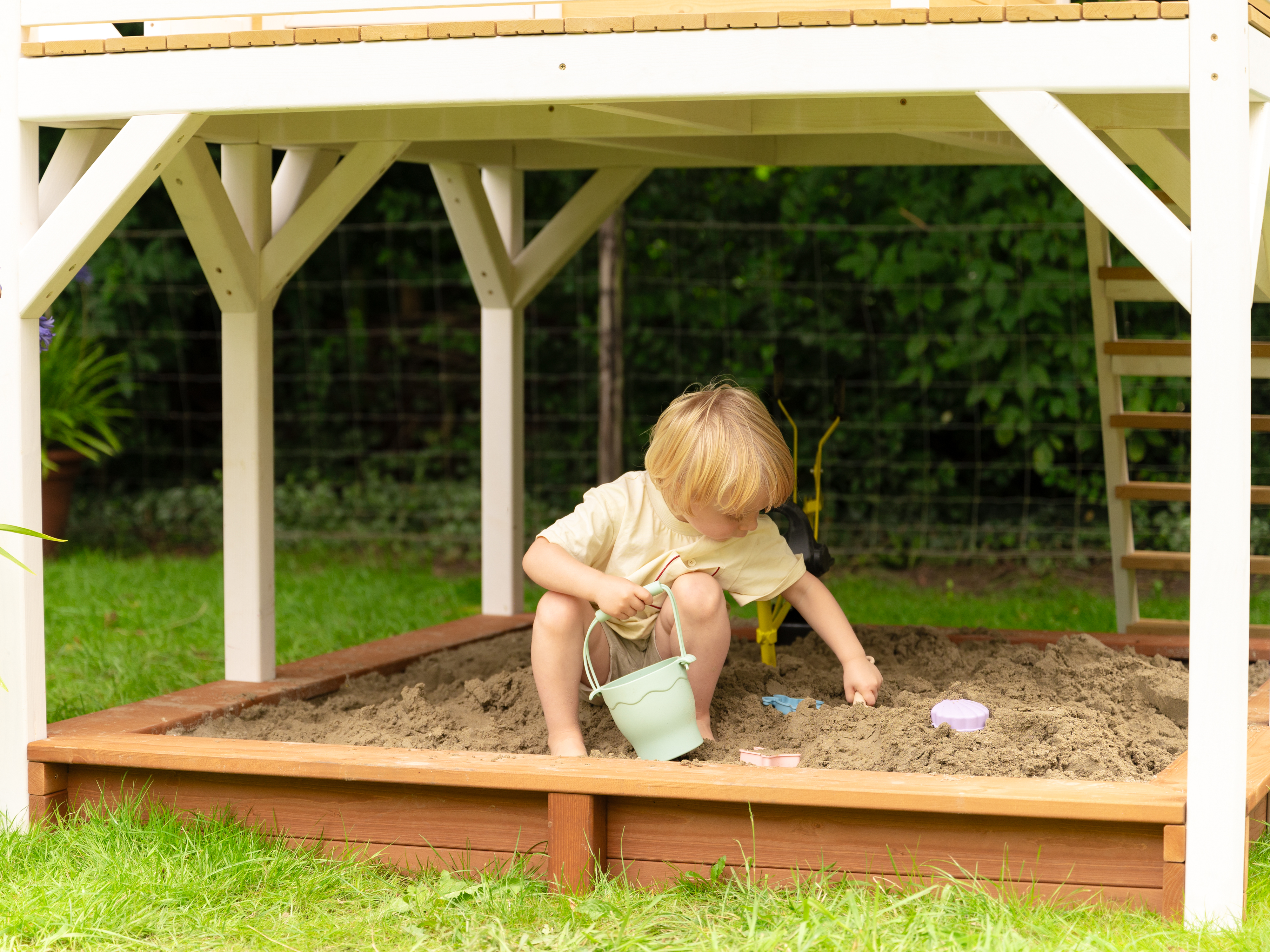 AXI Liam Speelhuis met Summer Nestschommel Bruin/wit - Witte Glijbaan