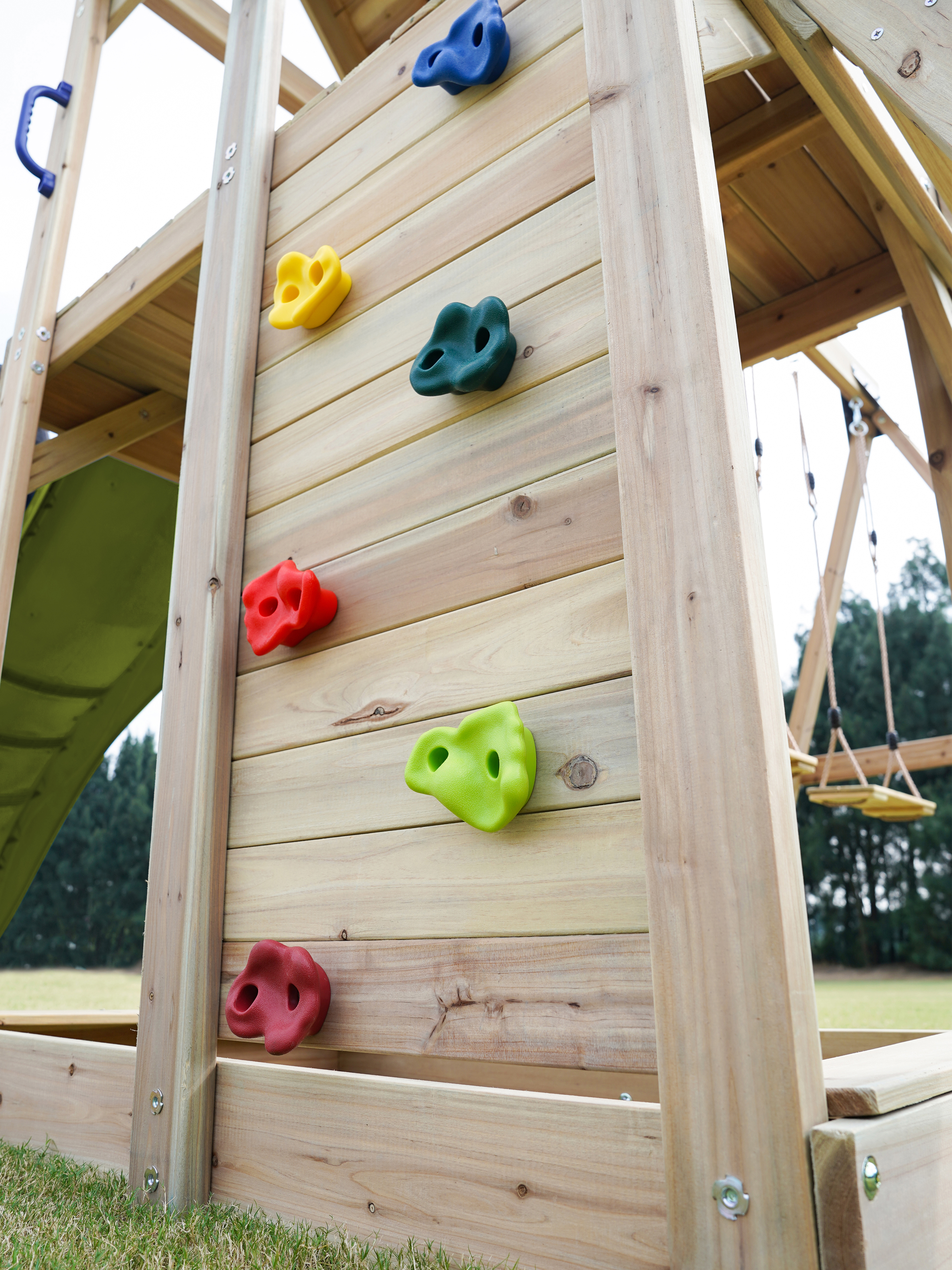 AXI Moos Speeltoestel met Dubbele Schommel en Touwladder Bruin – Limoen groene Glijbaan -8720365064494 AXI Moos Speeltoestel met Dubbele Schommel en Touwladder Bruin – Limoen groene Glijbaan